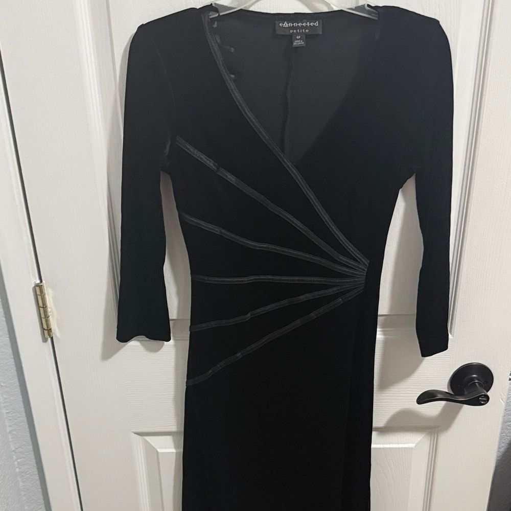 Connected Apparel Elegant Black Long Sleeve Dress below the knee